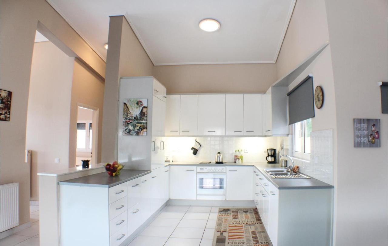 Amazing Home In Chalkida With Wifi Buitenkant foto