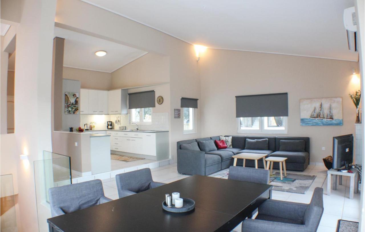 Amazing Home In Chalkida With Wifi Buitenkant foto